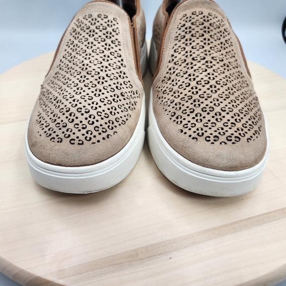 Vionic Womens Kimmie Perf Slip On Shoes sz 9 - Picture 6 of 15